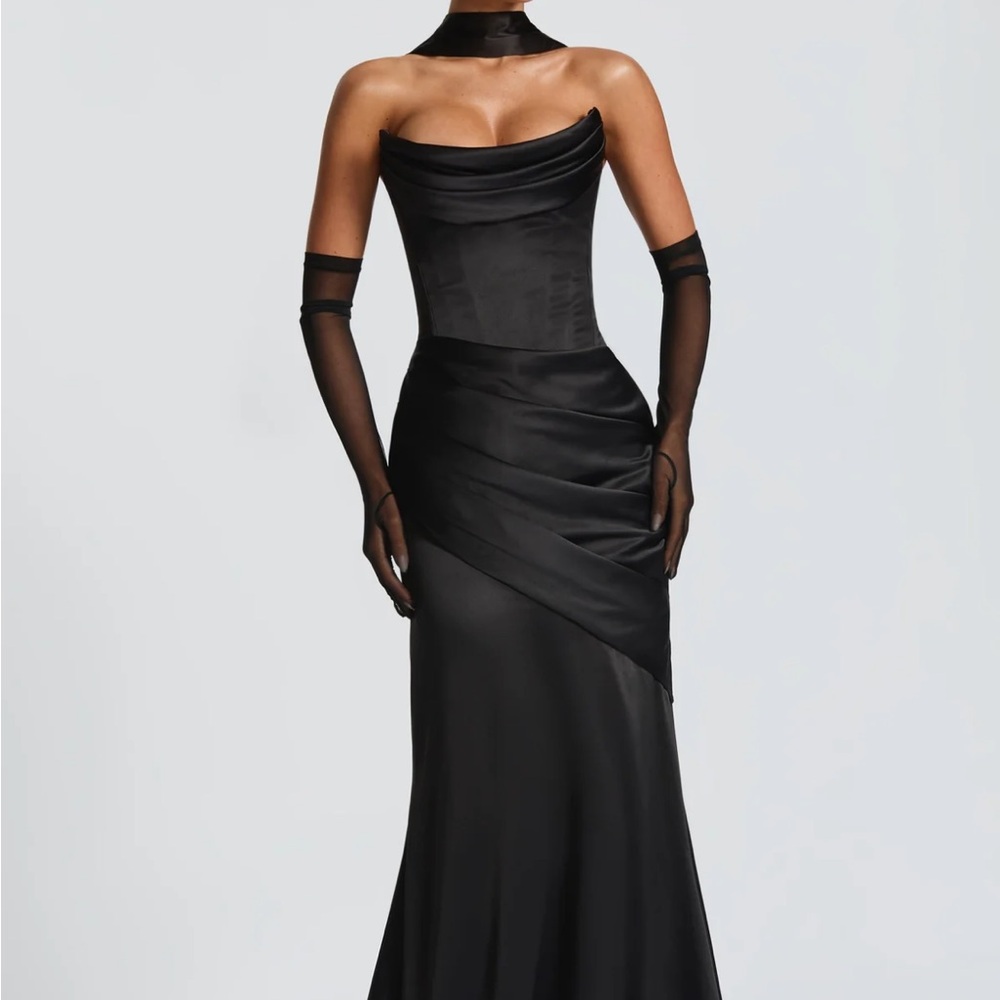 Sophisticated Black Maxi Dress